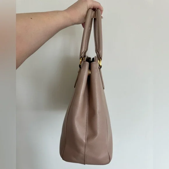 Prada Saffiano Lux Galleria Taupe Leather - Medium Size - Picture 2 of 10